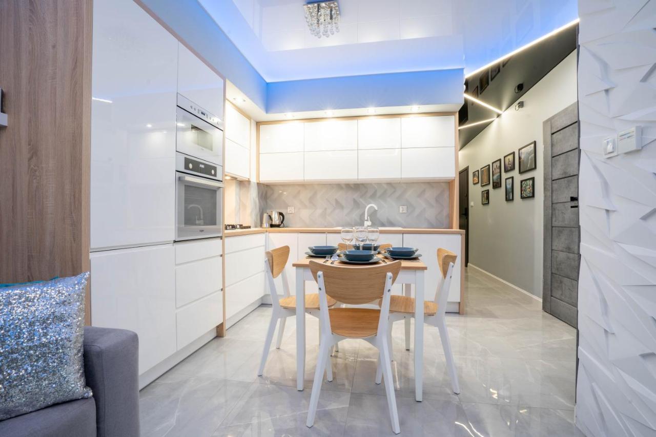 New Apartament Vip Blue Warszawa+Parking Wola Mrokowska Exterior photo